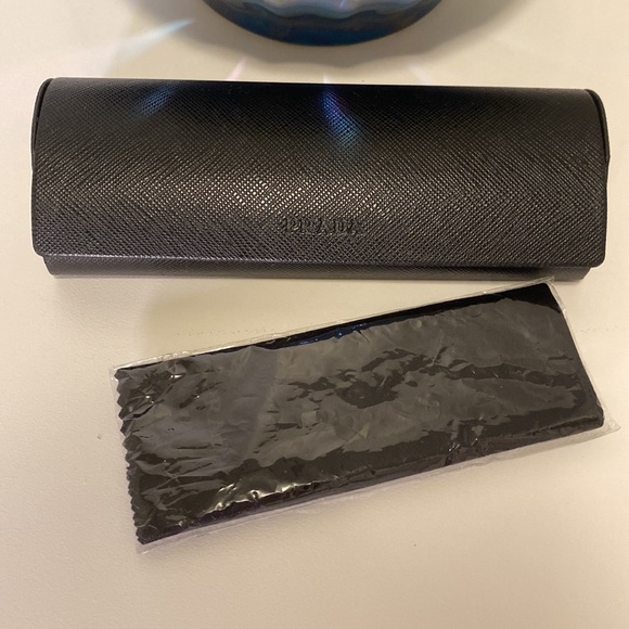 PRADA Sunglasses Tortoise - Picture 8 of 11